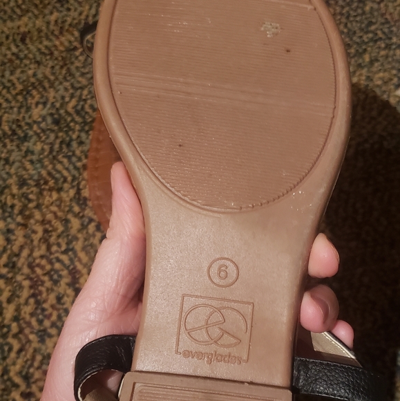 Sandals - Picture 2 of 3